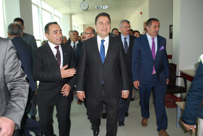2013 yl Hastanenin Resmi Al ile mam Hatip Ortaokulu'nun temel atma treninden resimler